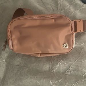 NWT Lululemon everywhere belt bag pink